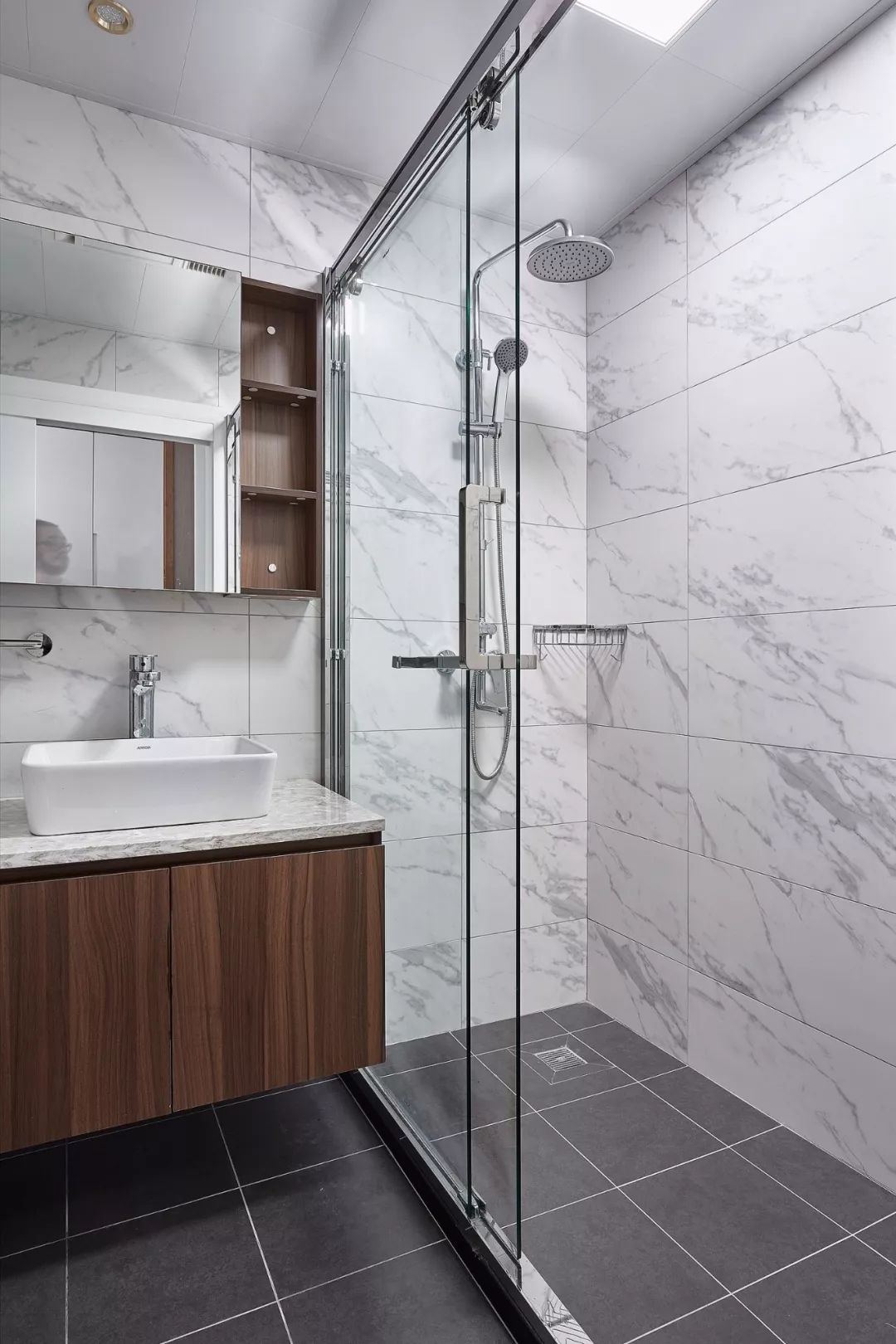 卫生间墙面砖，仿大理石质感，这叫高端！