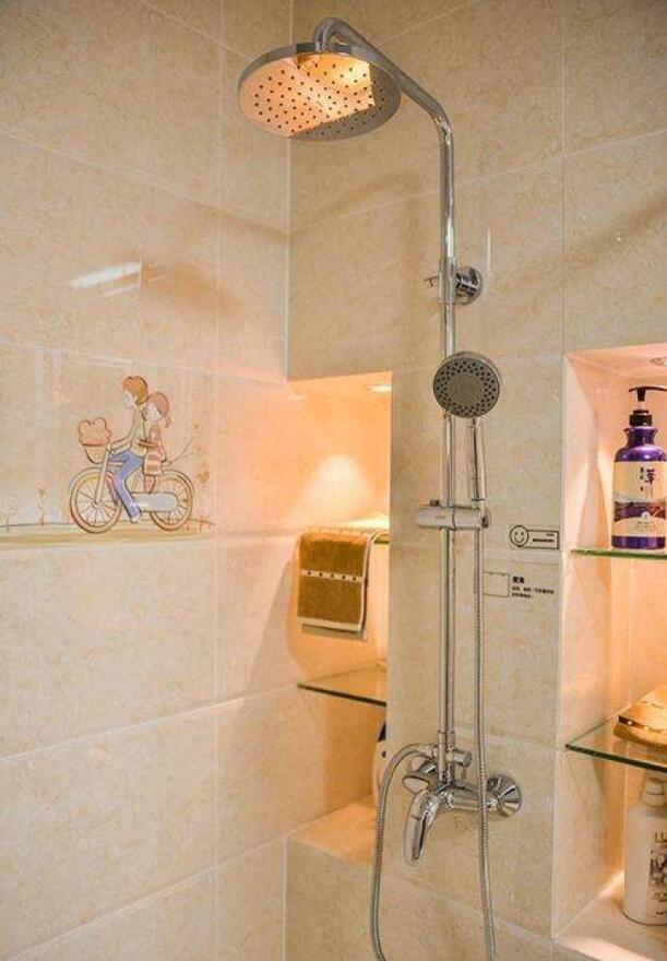 别说卫生间不好装，看看这5个细节设计，再小的空间也可以很宽敞