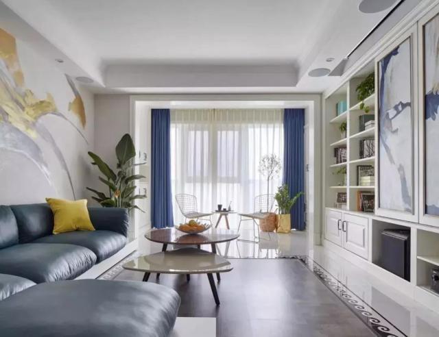 阳台不要做推拉门了，有钱人更爱这样设计，既好看还省空间