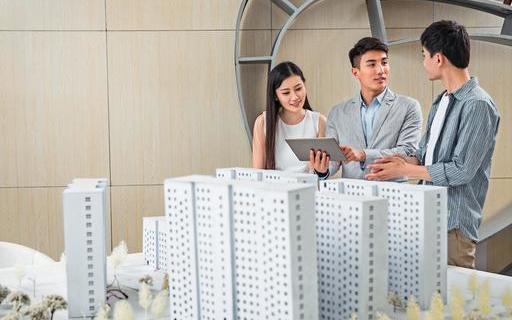 为何卖新房女销售居多，而卖二手房男销售多？