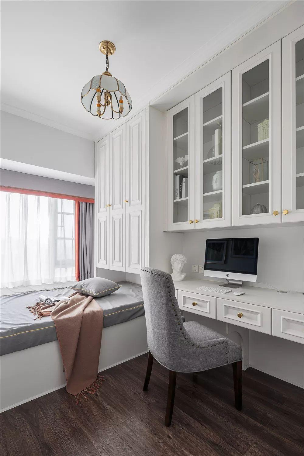 入戶即是橫廳的四居室，裝修既有小清新之感又有端莊、優雅之風！