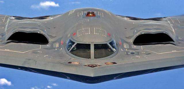 『b-2轰炸机』为何B-2隐形轰炸机外形如此科幻？看完你就了解了