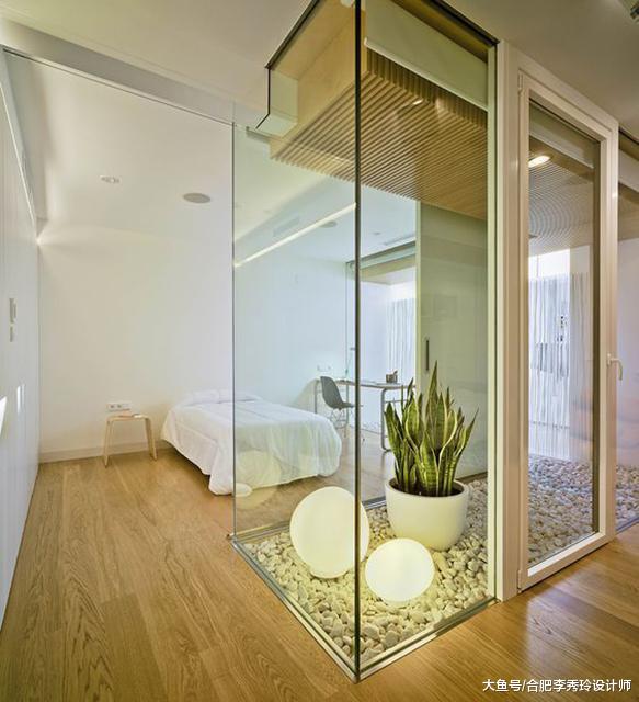 头一次见到户型不带院子，偏偏要在室内建庭院，没想到还这么漂亮