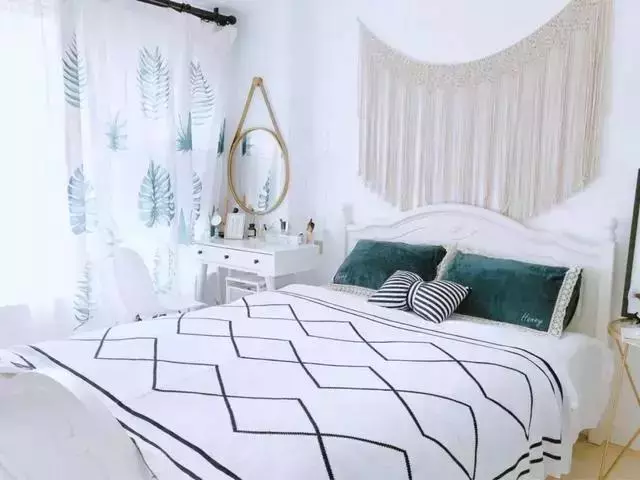 谁说小卧室注定乱糟糟？学着这样装，小卧室也可以精致、宽敞起来！