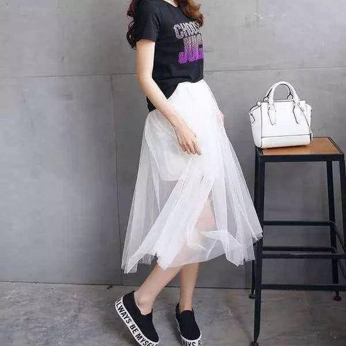 春夏季选这几种连衣裙穿搭，优雅有层次感，真的超有女神范儿