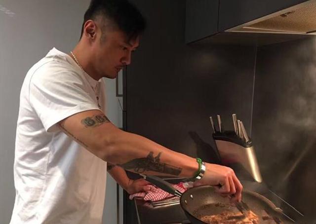 余文乐王棠云爱巢：室内装修温馨典雅，餐厅可容纳30人，奢华至极