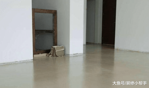 头一次看到这种工业风地板设计，应用在普通家庭，效果也不错