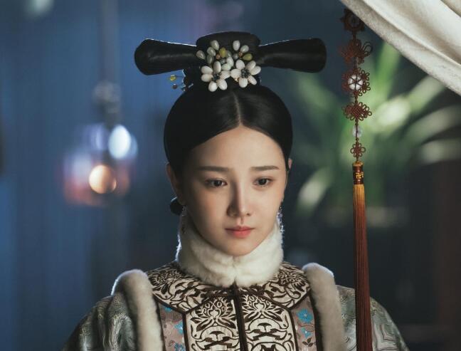 她因身材发育太好被打码, 无奈退出国家队, 被导演相中后走红