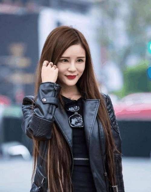 街拍：看到她我才知道什么叫天生尤物