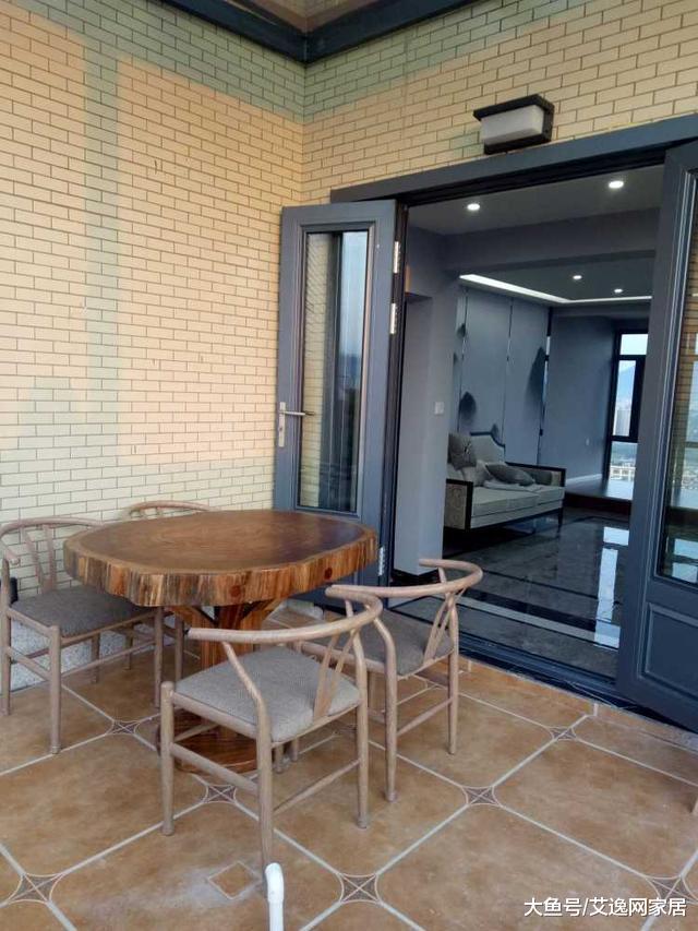 自裝200平大復式，最喜歡送的大露臺，僅裝修硬裝就將近50萬