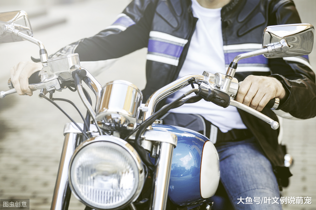 电动车跑得越快越省电？大错！教你一招，怎样上坡最省电