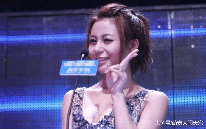 当年那个“宁坐宝马哭不坐自行车笑”的拜金女，如今却混成这样