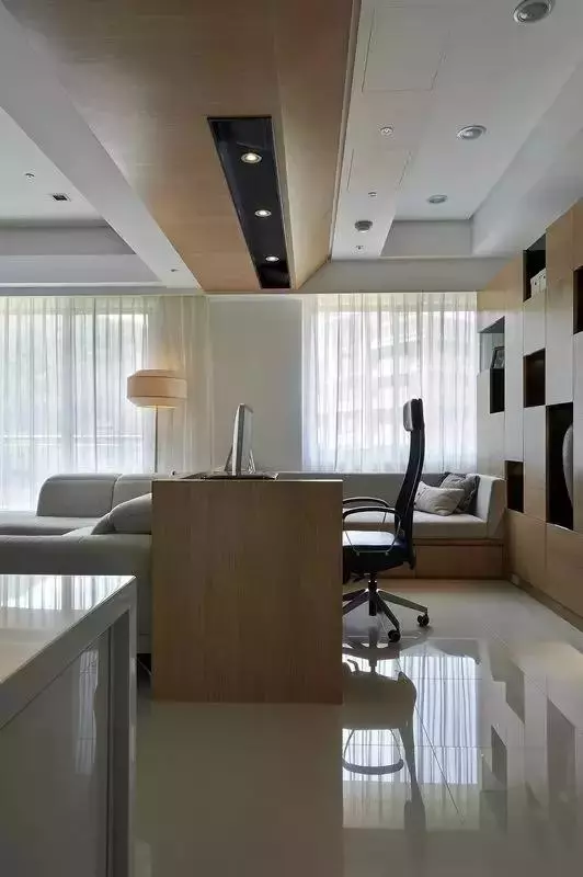 时尚的139平现代三居室, 在带衣帽间的卧室里还挤出了一个书房, 好赞!