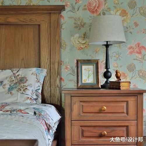 贴壁纸时你家工人这么弄快点叫停，我差点被骗光全部钱！