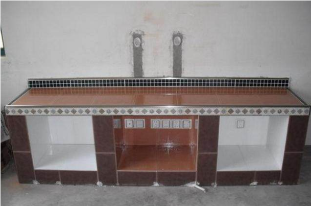 老爹硬要给我砌个水泥电视柜，完工后我服了，心里也不知是啥滋味！