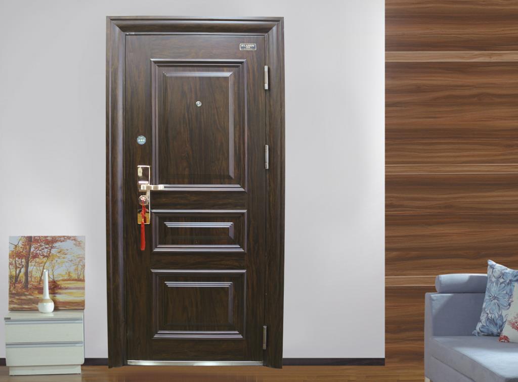 年底验房看到门上“这个字”，业主脸都气绿了，开发商：重新换个