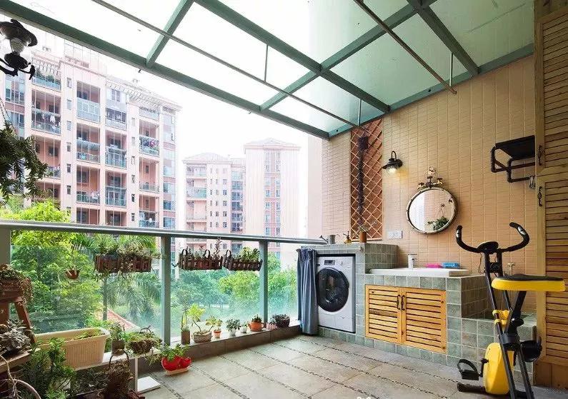 家居生活阳台，建议做洗衣、收纳柜的同时再多一个设计，会更实用