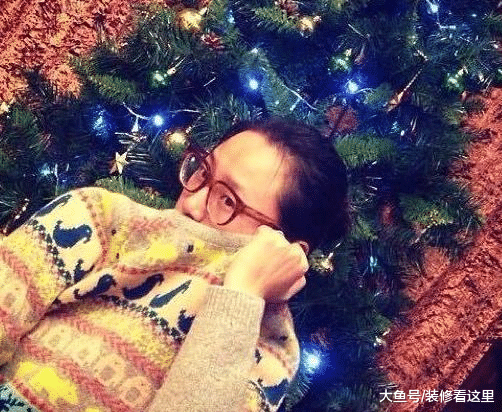 歌星周笔畅在广州的豪宅，内部设计很气派，走廊都是宫廷风格