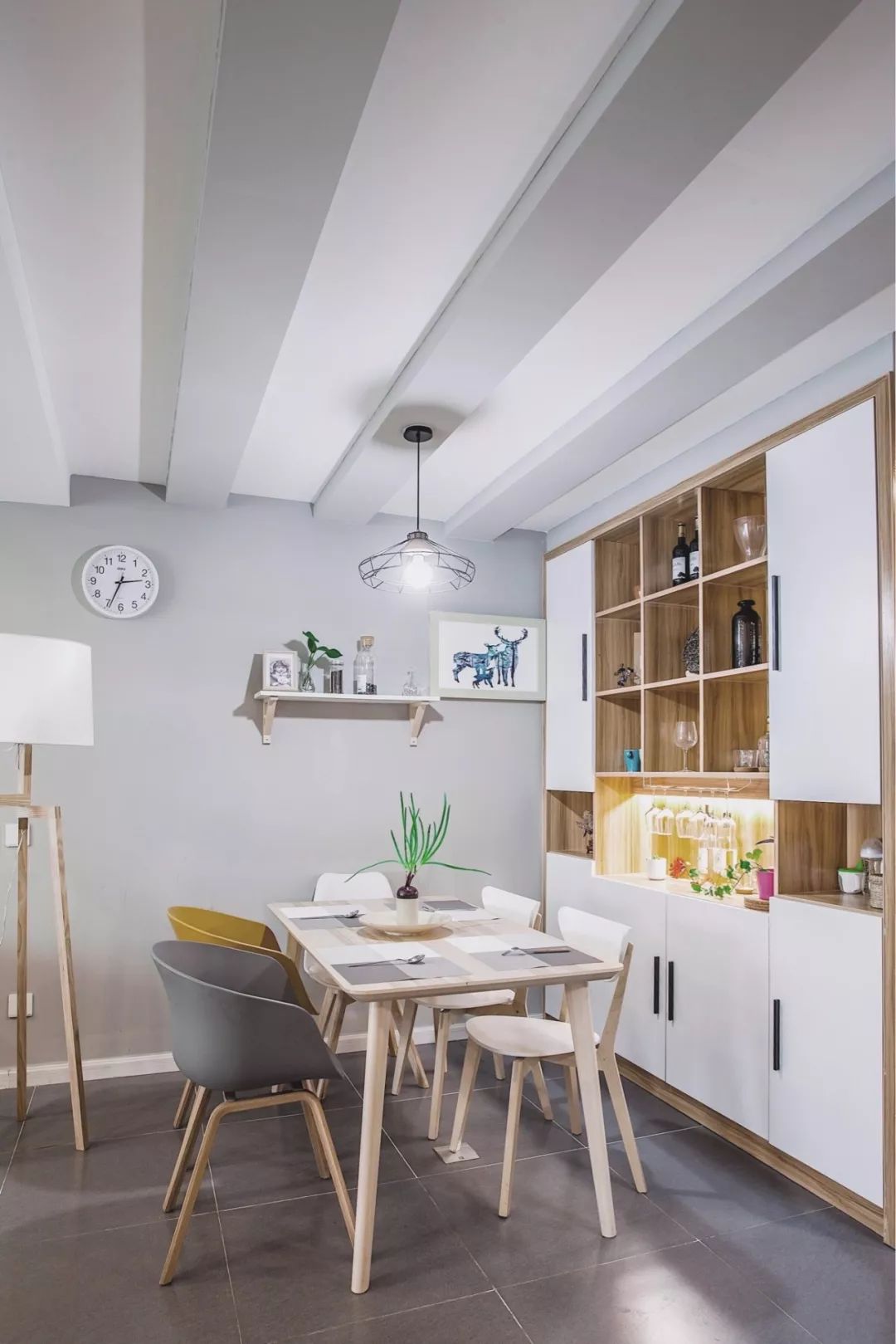 定制餐边柜，空间不浪费，看着也很美！