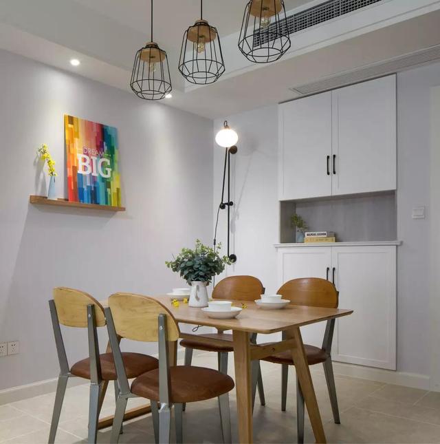 精致北欧小户型装修，跳跃性色彩的点缀，使得空间活泼又靓丽！