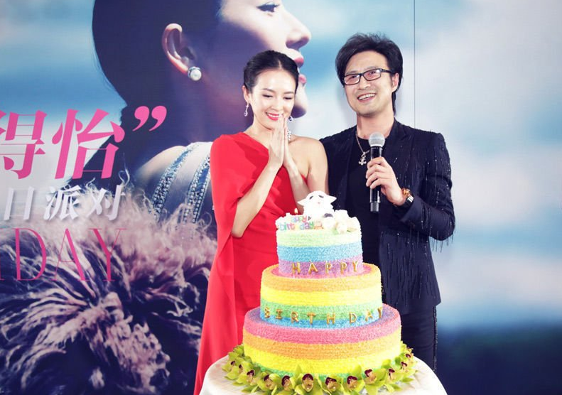 汪峰为大女儿庆生，发长文晒照自证不偏心，也没忘了要夸老婆