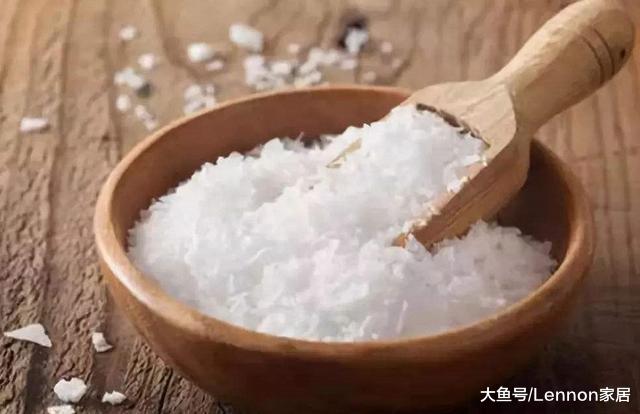 厨房灶台又脏又难清洗，不如学学这3个妙招，轻松去油污