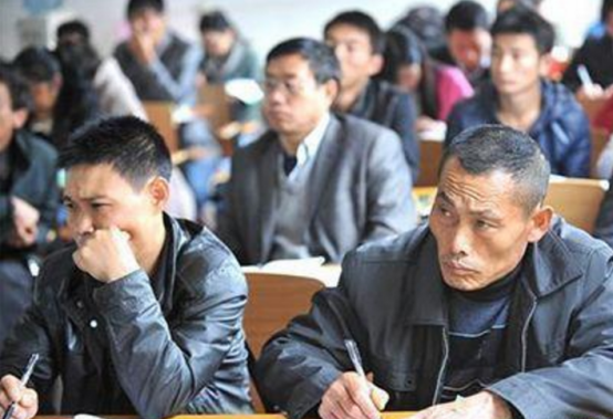 明年開始, 農村這3類人領不到養老金了, 再窮也沒用, 希望沒有你