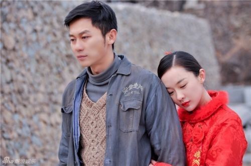 她放弃李晨，选择一见钟情小五岁的男友，心甘情愿从豪门嫁入平民