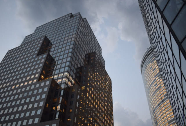 楼市开始谁都不爱，内行人：这3个因素让房地产走弱