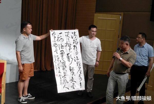 為什么書法家的字寫出來很漂亮，普通人卻看不明白？答案很現實