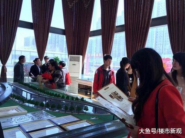 售樓小姐很賺錢？內行人：提成只有3‰，100萬的房子也就三千左右