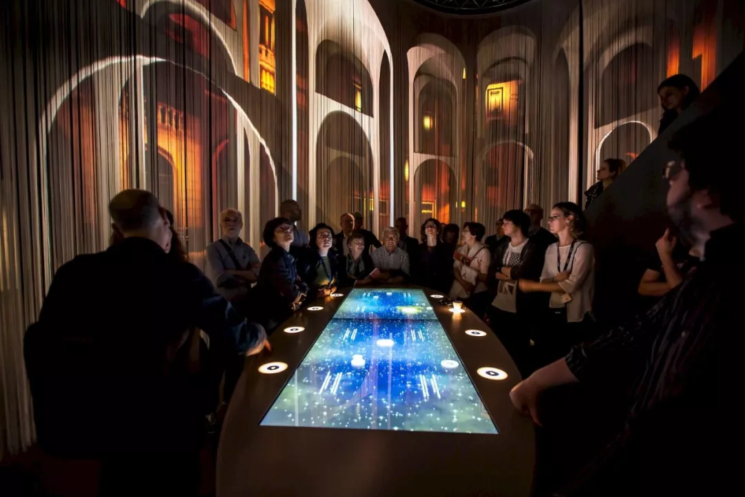 360°梦幻投影，洒下咖啡幻境