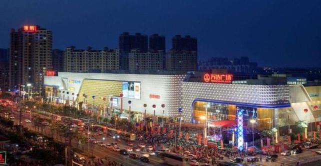 为何万达广场会沦为“空城”？就连商家都已“潜逃”：本都回不来