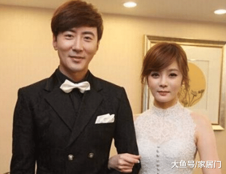 带你看看蔡琳住的豪宅，作为韩国女人，化妆台上一样摆满化妆品