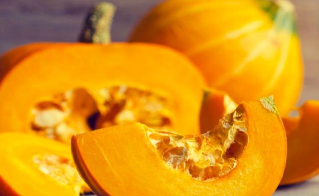 做南瓜饼别只加面粉，加一点它，南瓜饼做出来更加酥脆松软