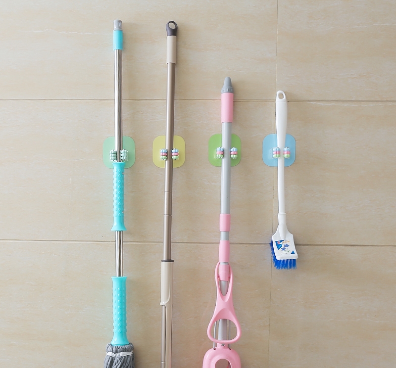 一半人把拖把堆放在卫生间角落，蠢死！瞧上海老太“收纳法”，太有才