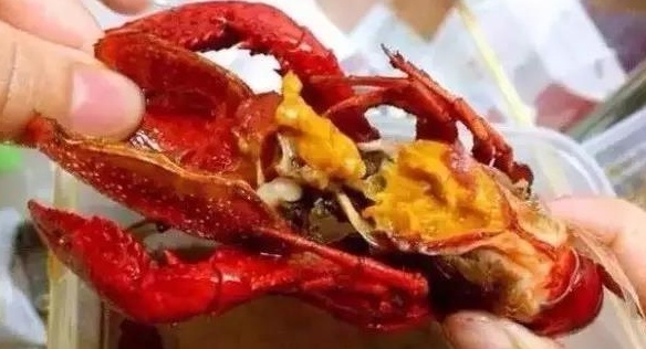 『小龙虾』虾的头部是“黄”还是“屎”，吃了这么久，才知道原来吃错了