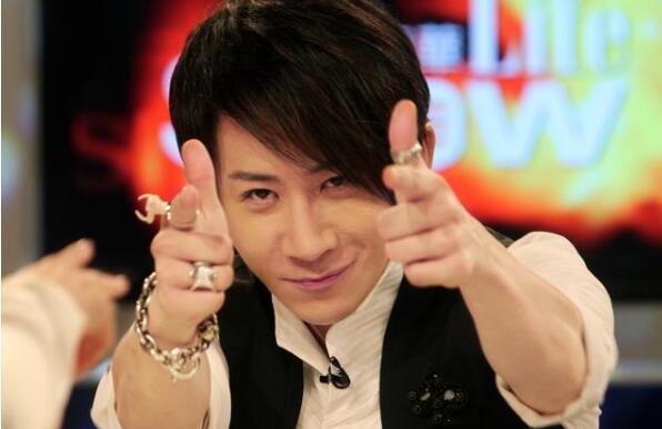 劉謙35年最神的魔術一夜被拆穿！疑是助手調包，偷換壺視頻曝光