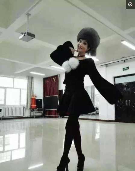 30年不吃晚饭，外形似少女，谁能看出她63了