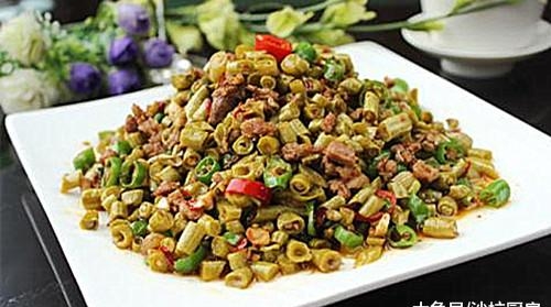 酸豇豆和它一起炒，酸酸辣辣，多吃2碗饭，吃了还想吃，真过瘾！