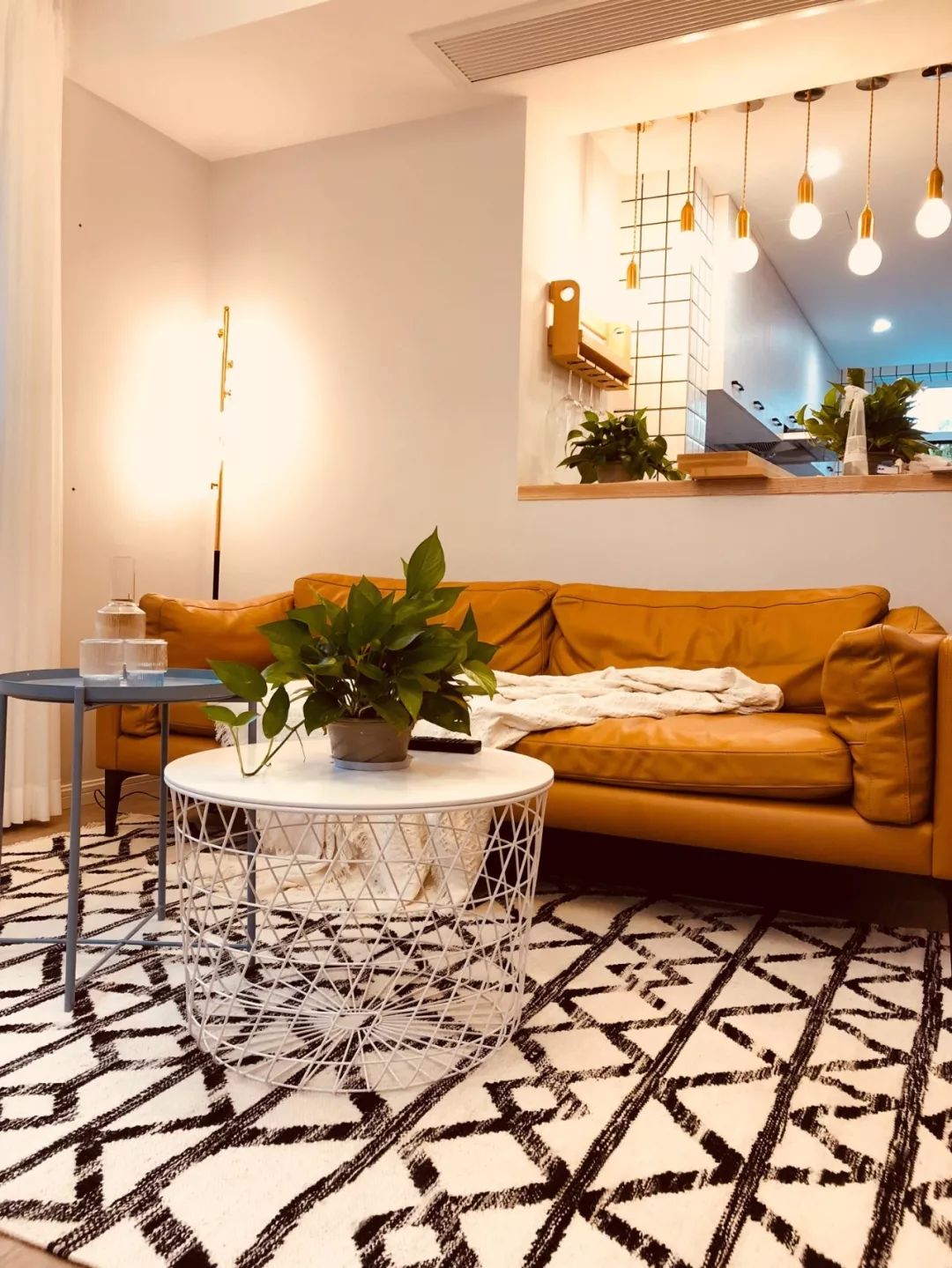 摆上驼色沙发，客厅都美开了花！