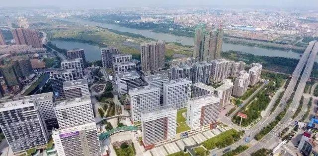 想抓住湾区最新商机？32㎡多功能小户型，了解一下