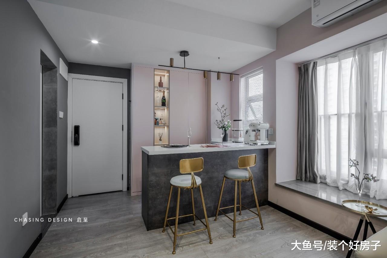 广州小姐姐48㎡ 单身公寓美到犯规，多功能吧台也太好用了吧！