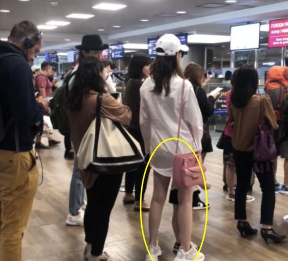 李承铉带戚薇回老家，戚薇大长腿吸睛，四岁女儿长相惊艳