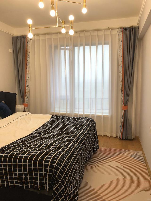 89㎡小三居北欧风这么装，清新又时尚，客厅吊顶你估计没见过