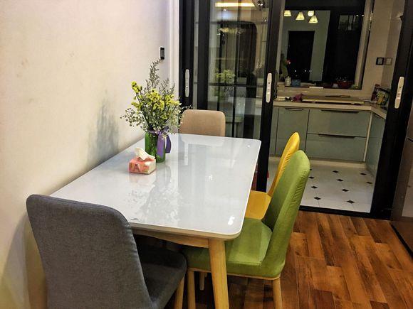 9个月完成的装修，现代中带点美式，感觉真不错！