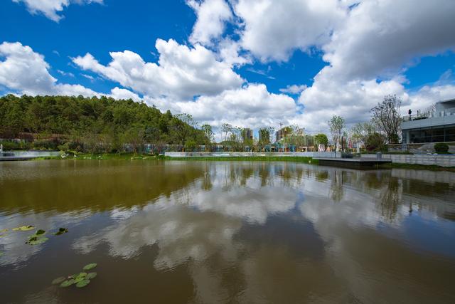 花样年麓湖国际全新组团[傲翠庭]荣耀入市 瞰湖高层全城热销中