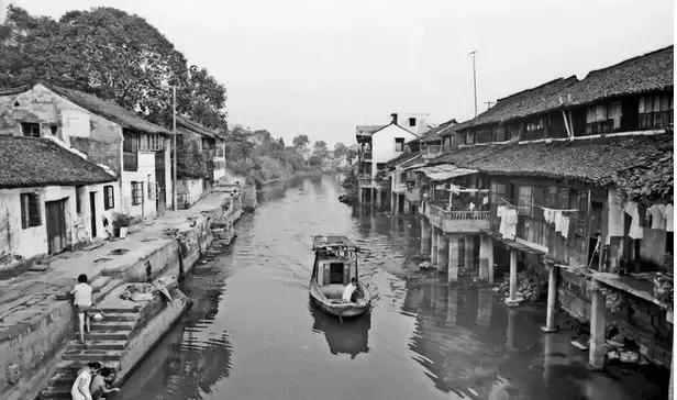 一年接待1000万人，净赚6个亿！从小破村到世界名片，他用了20年