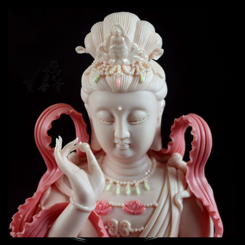 如果条件允许的话，一定要给客厅摆上这样的摆件，高级气派显品味