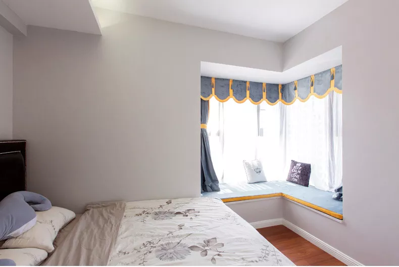 106平的现代轻奢风二居室，摩登时尚的客餐厅太酷了